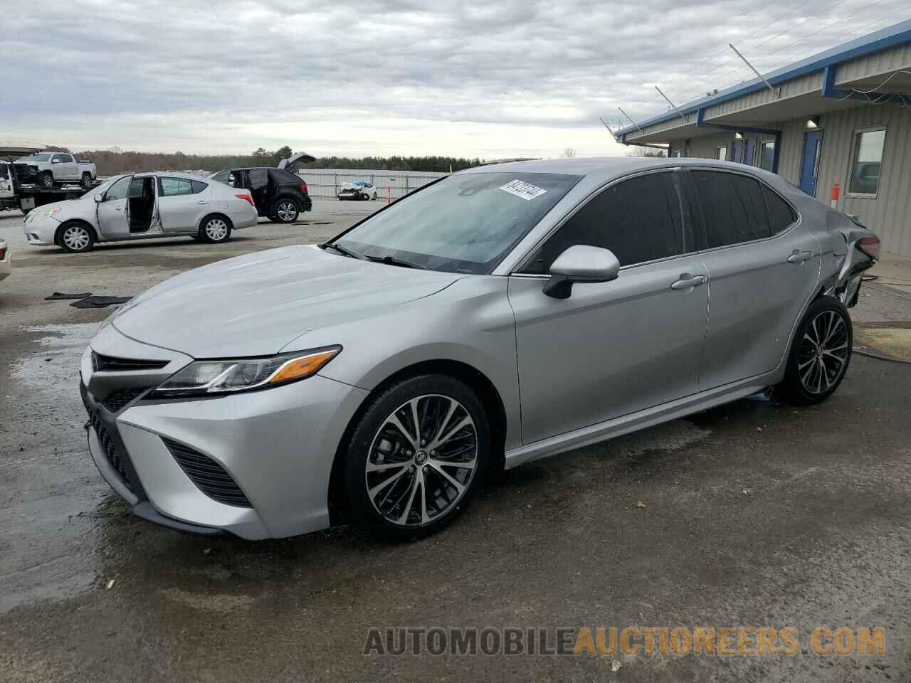 4T1B11HKXJU635475 TOYOTA CAMRY 2018