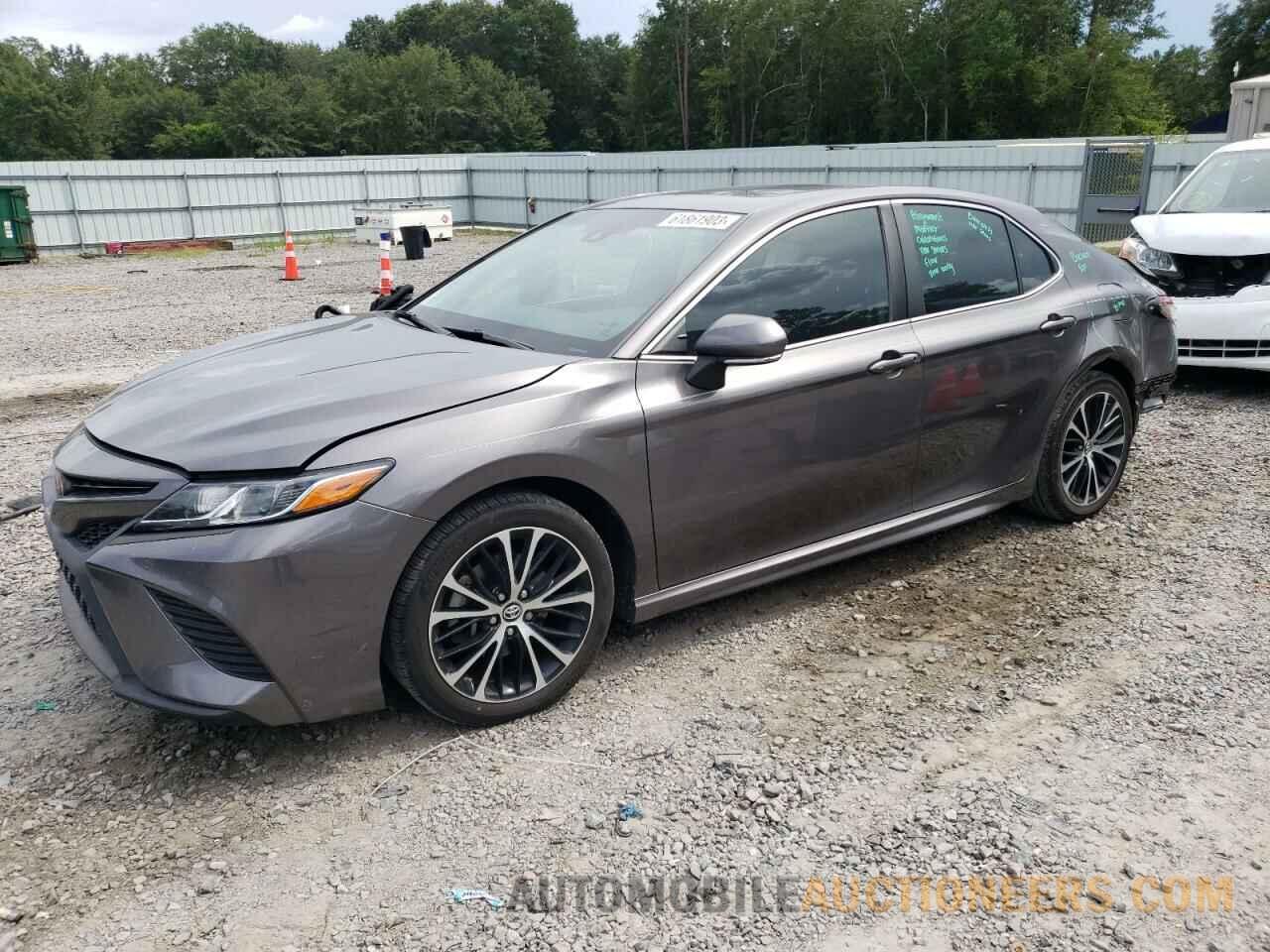 4T1B11HKXJU636383 TOYOTA CAMRY 2018