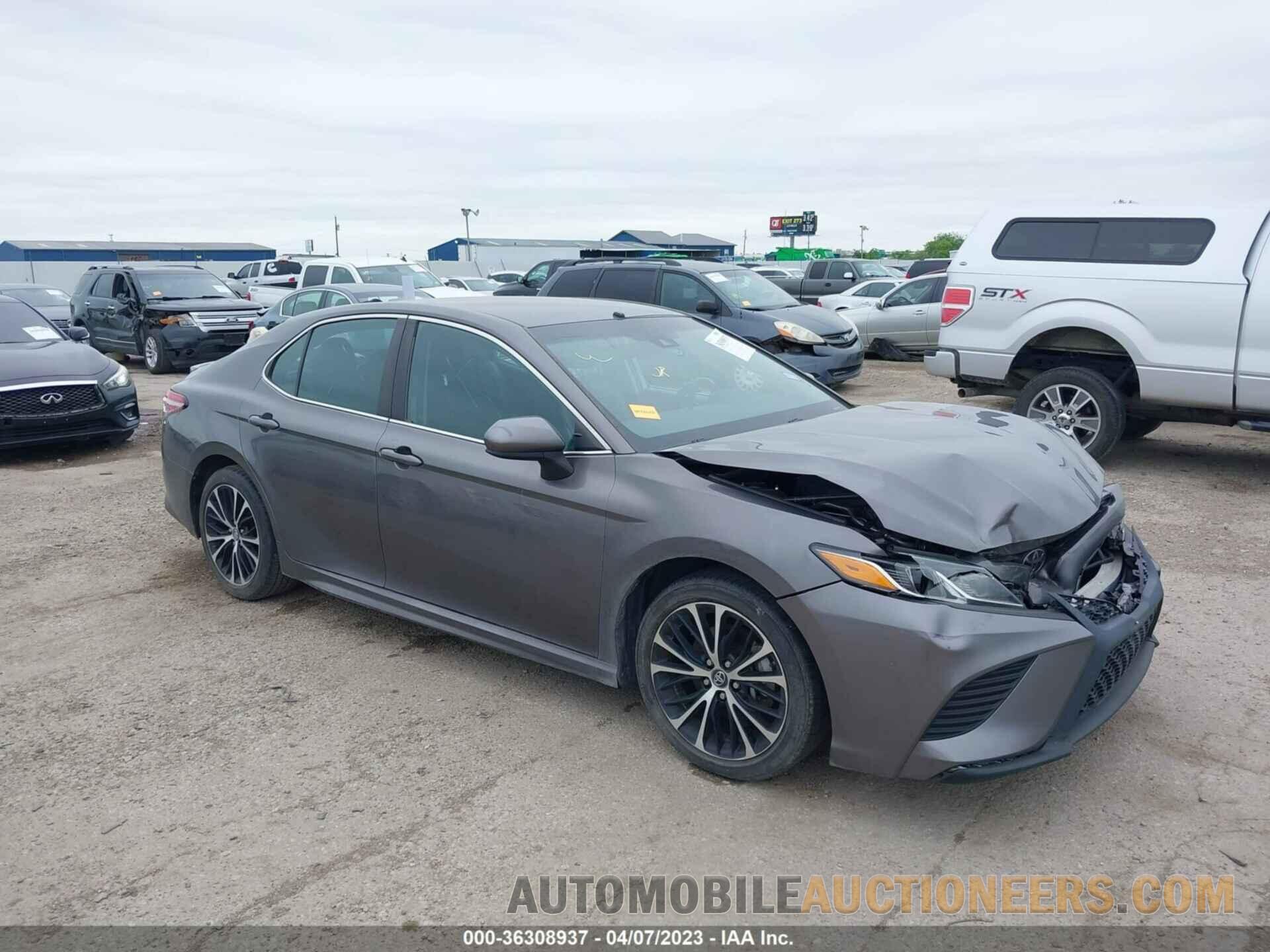 4T1B11HKXJU637873 TOYOTA CAMRY 2018