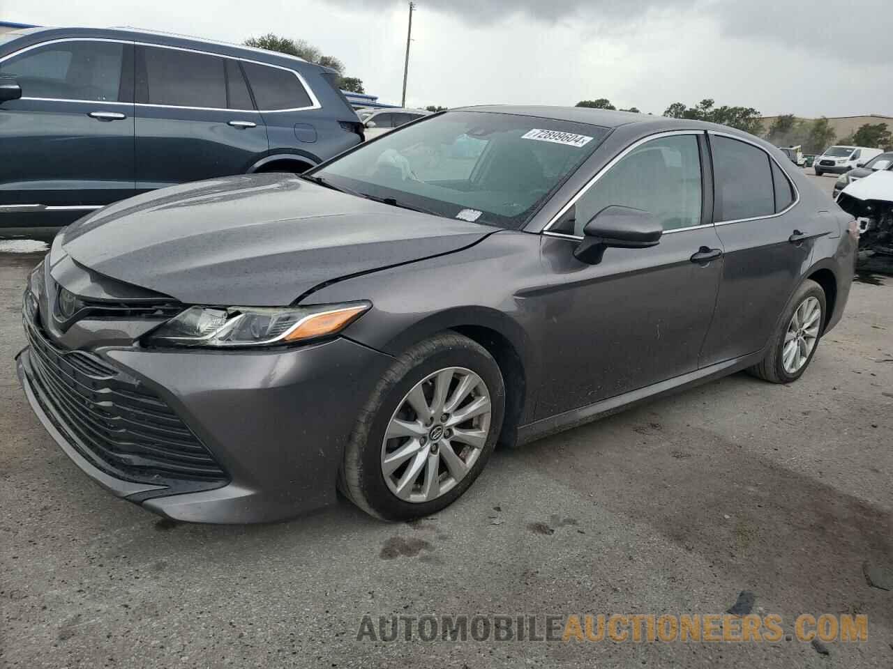 4T1B11HKXJU639638 TOYOTA CAMRY 2018