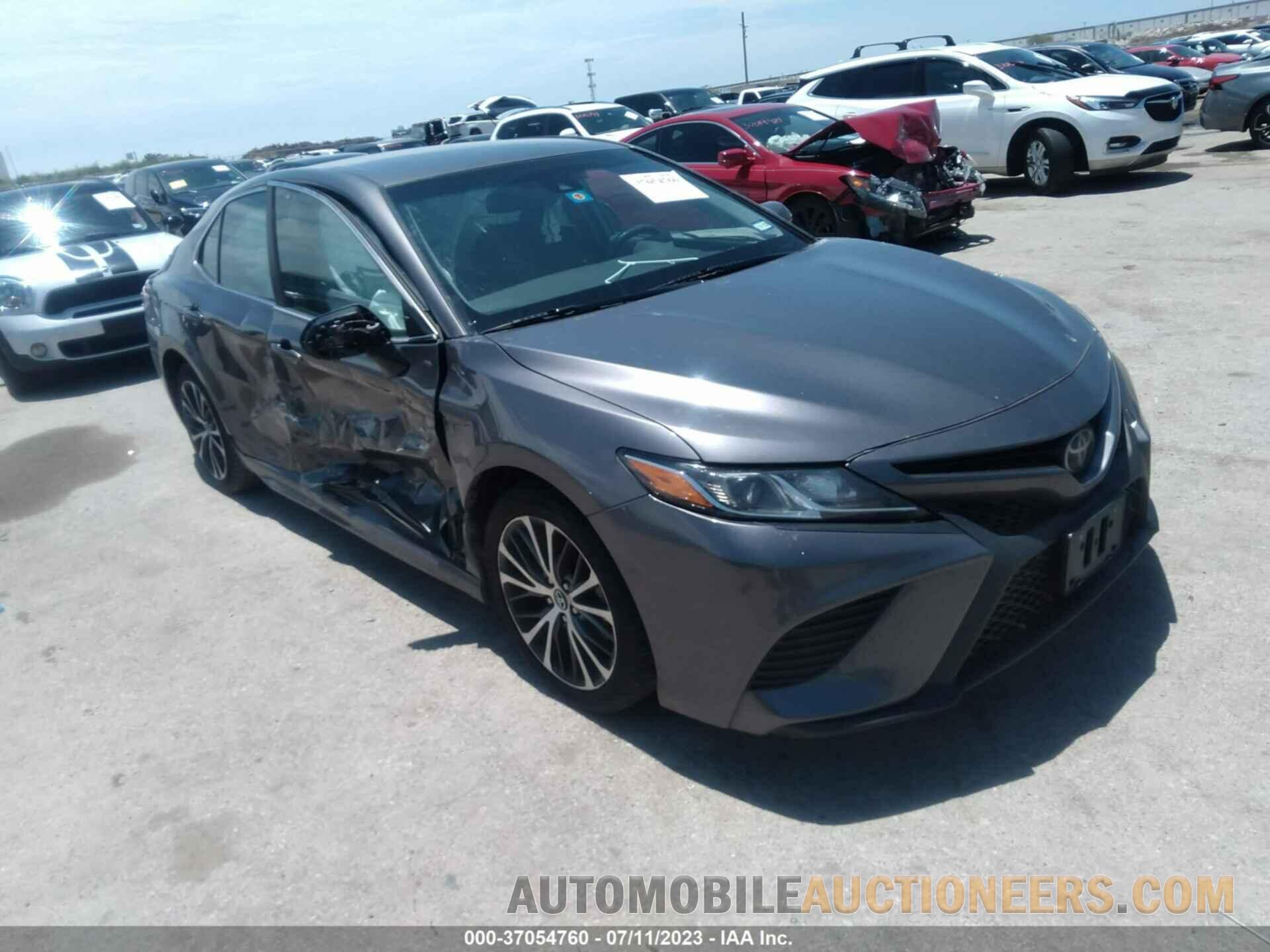 4T1B11HKXJU640630 TOYOTA CAMRY 2018