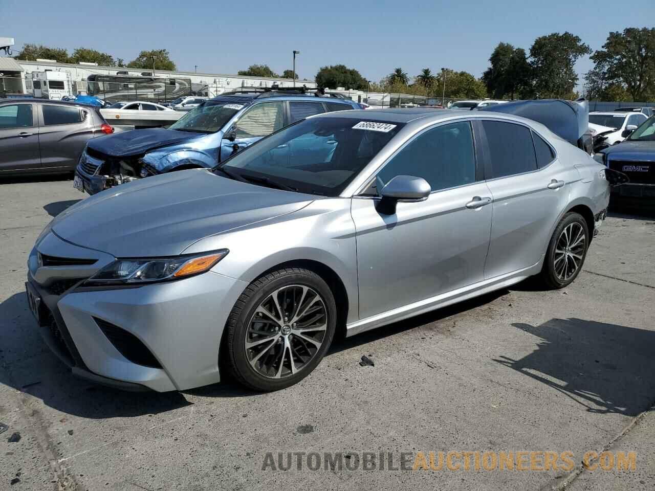 4T1B11HKXJU641454 TOYOTA CAMRY 2018