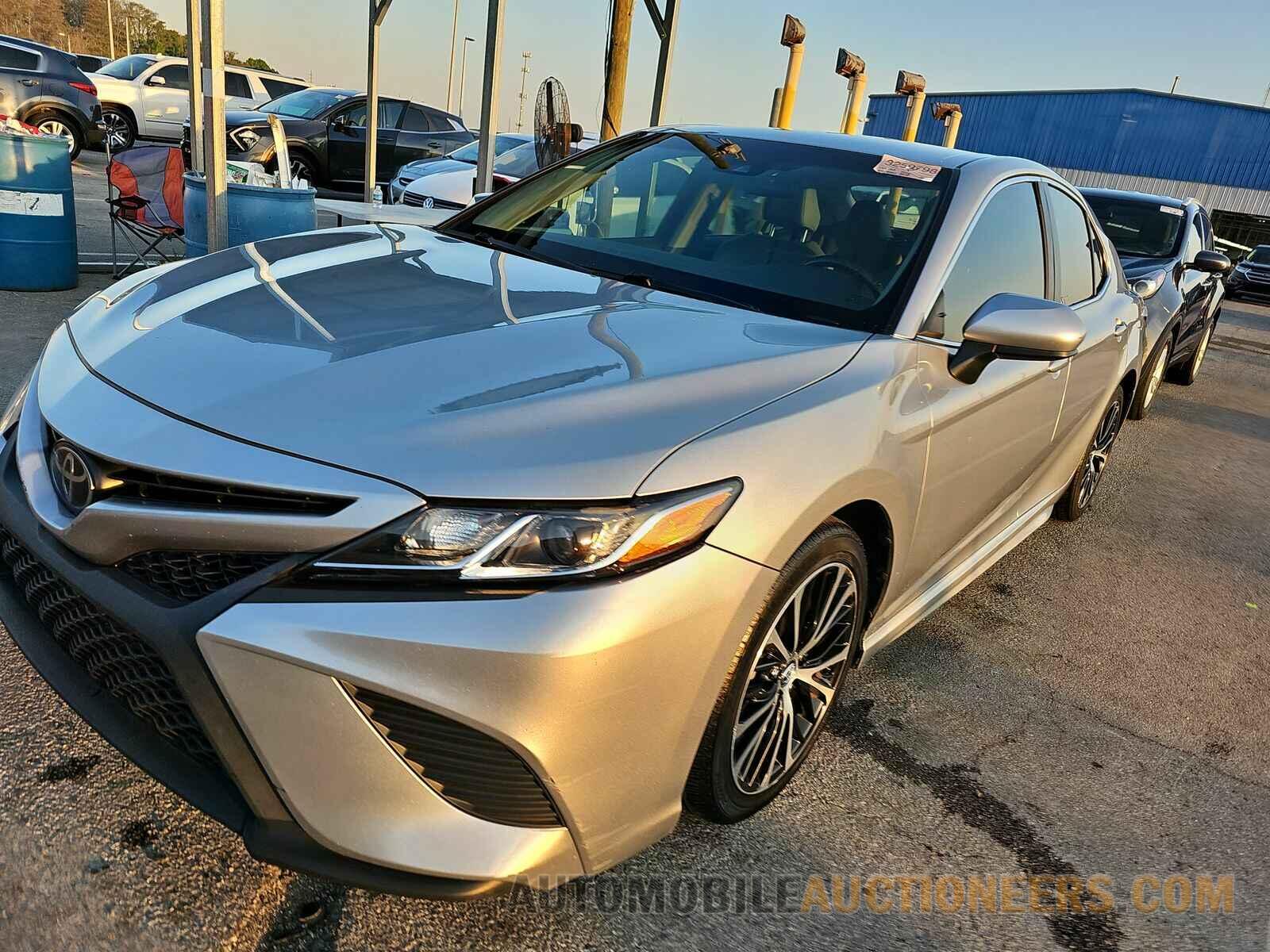 4T1B11HKXJU642569 Toyota Camry 2018