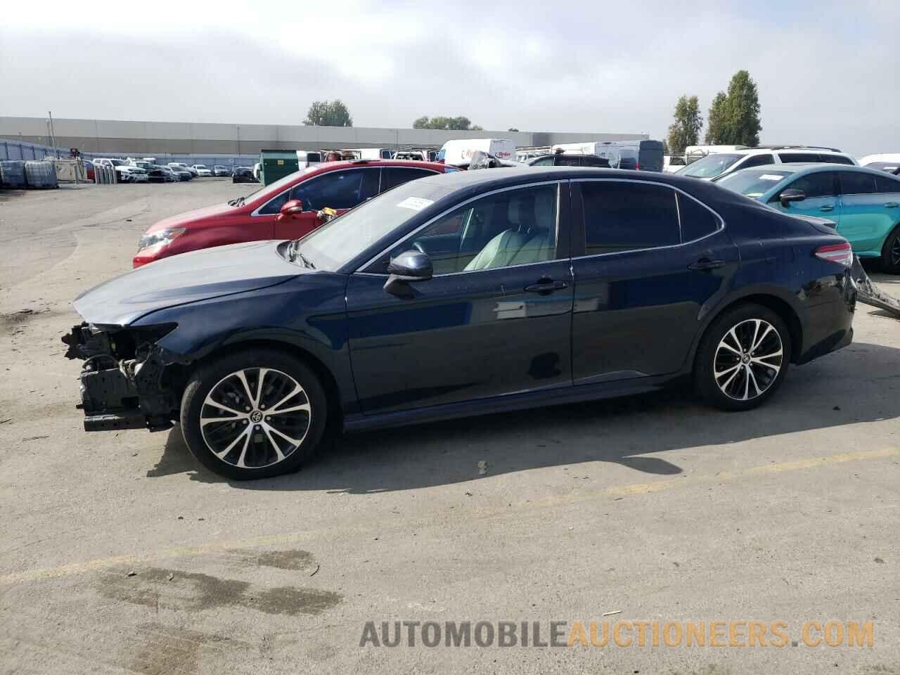 4T1B11HKXJU642734 TOYOTA CAMRY 2018