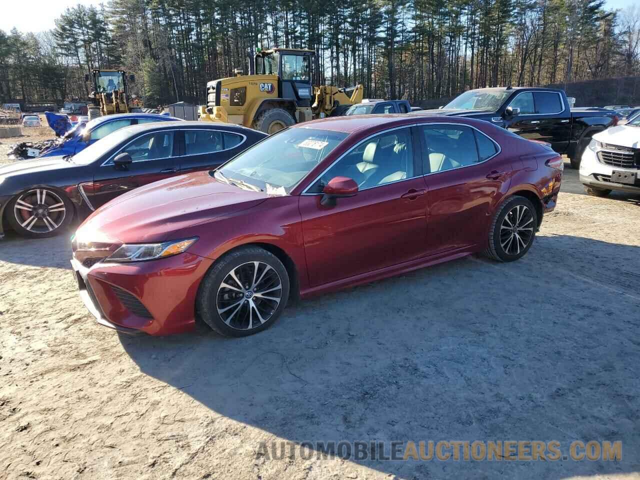 4T1B11HKXJU646427 TOYOTA CAMRY 2018