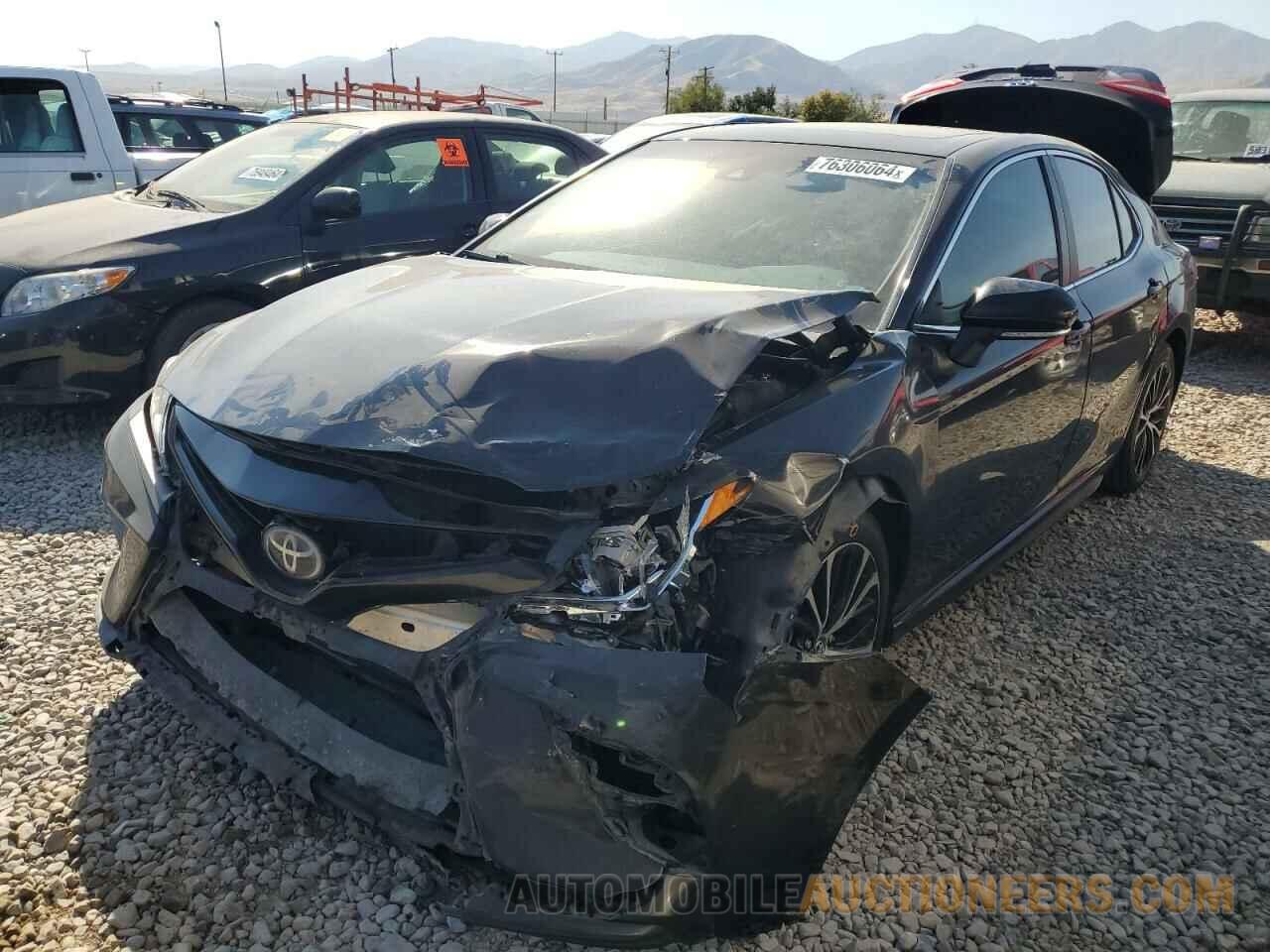 4T1B11HKXJU648226 TOYOTA CAMRY 2018