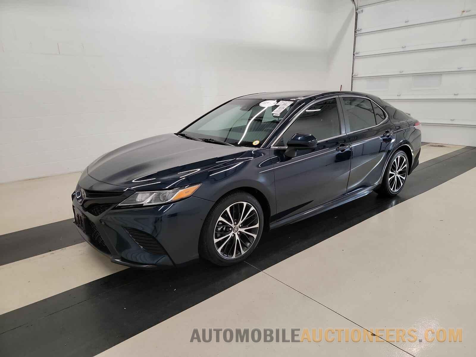 4T1B11HKXJU650512 Toyota Camry 2018