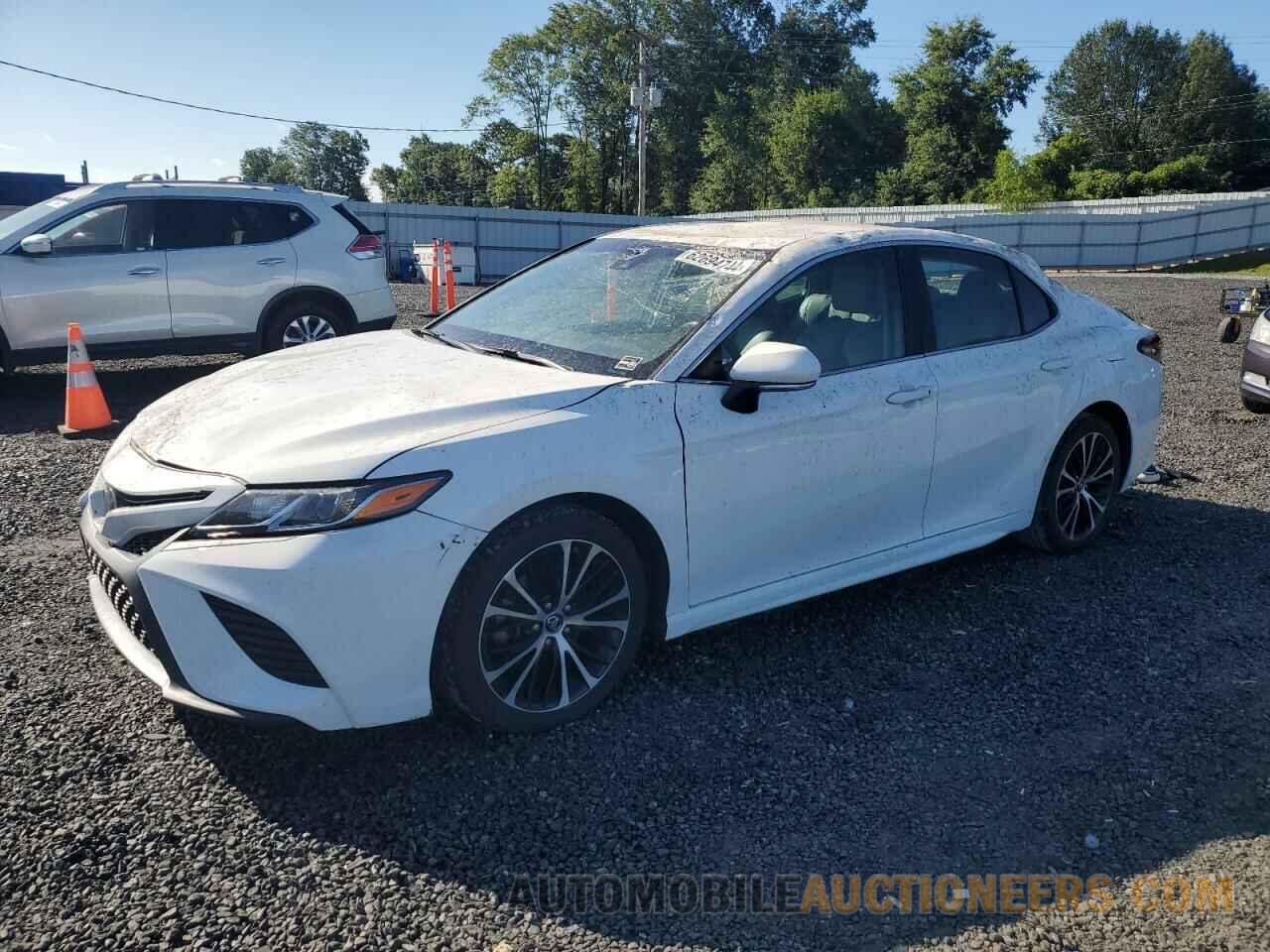 4T1B11HKXJU654138 TOYOTA CAMRY 2018