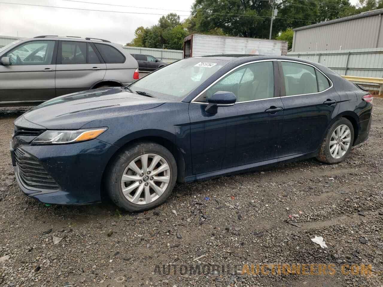 4T1B11HKXJU656603 TOYOTA CAMRY 2018