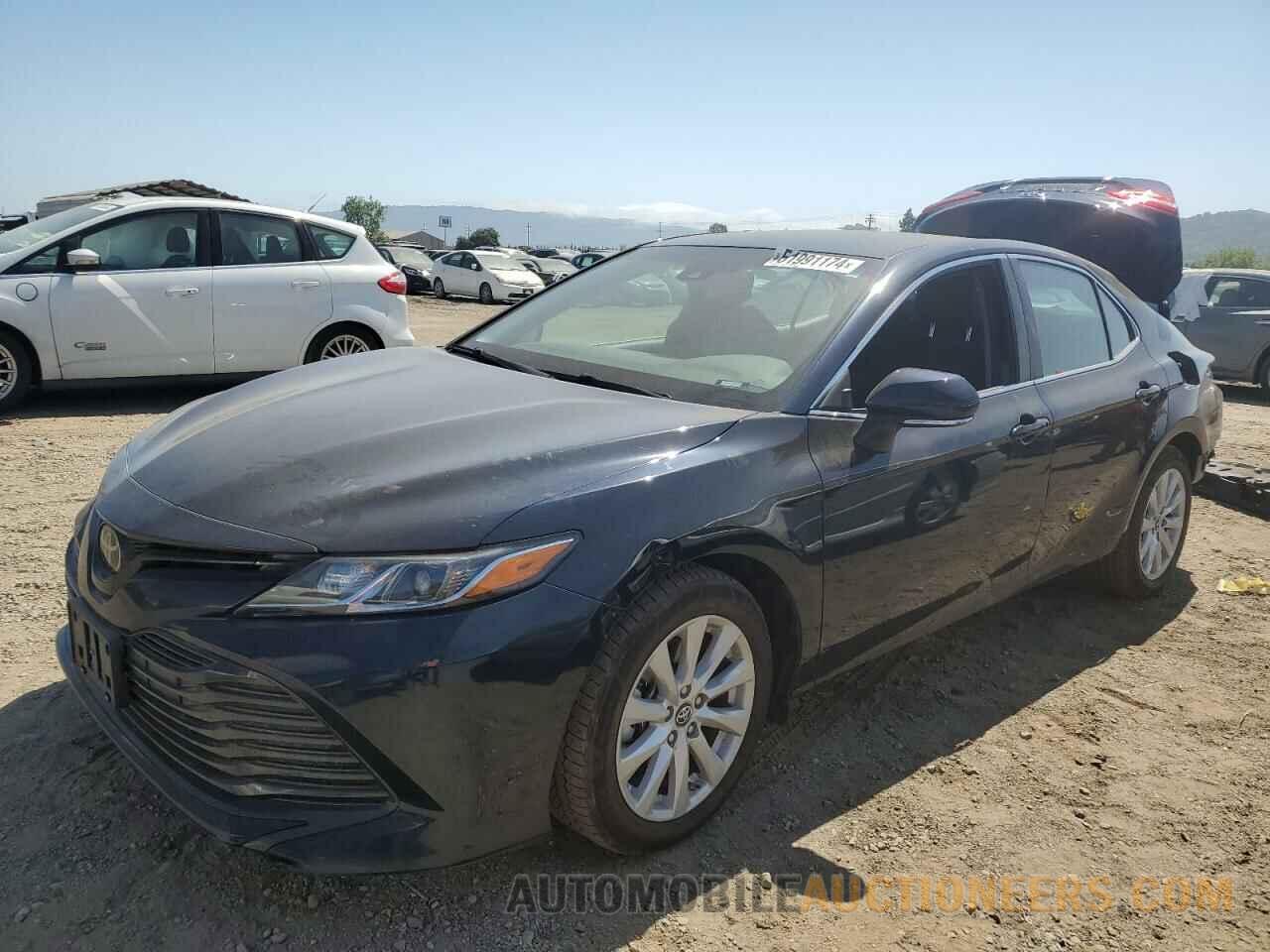 4T1B11HKXJU662451 TOYOTA CAMRY 2018