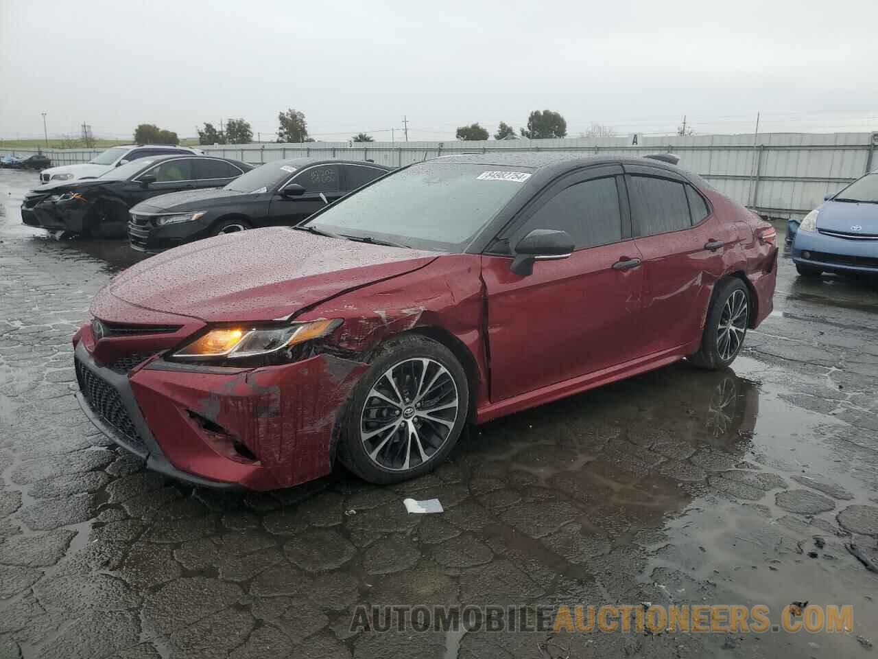 4T1B11HKXJU663423 TOYOTA CAMRY 2018