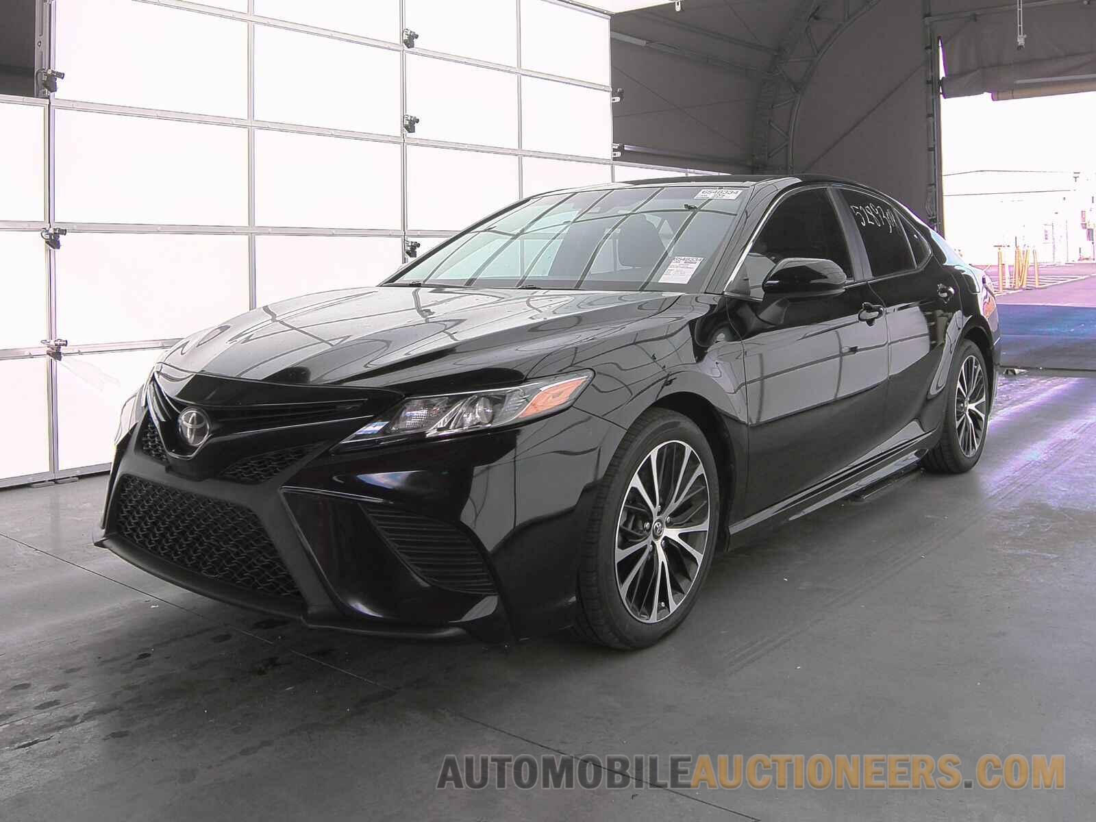 4T1B11HKXJU663552 Toyota Camry 2018