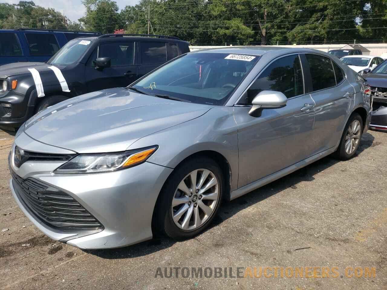 4T1B11HKXJU670369 TOYOTA CAMRY 2018