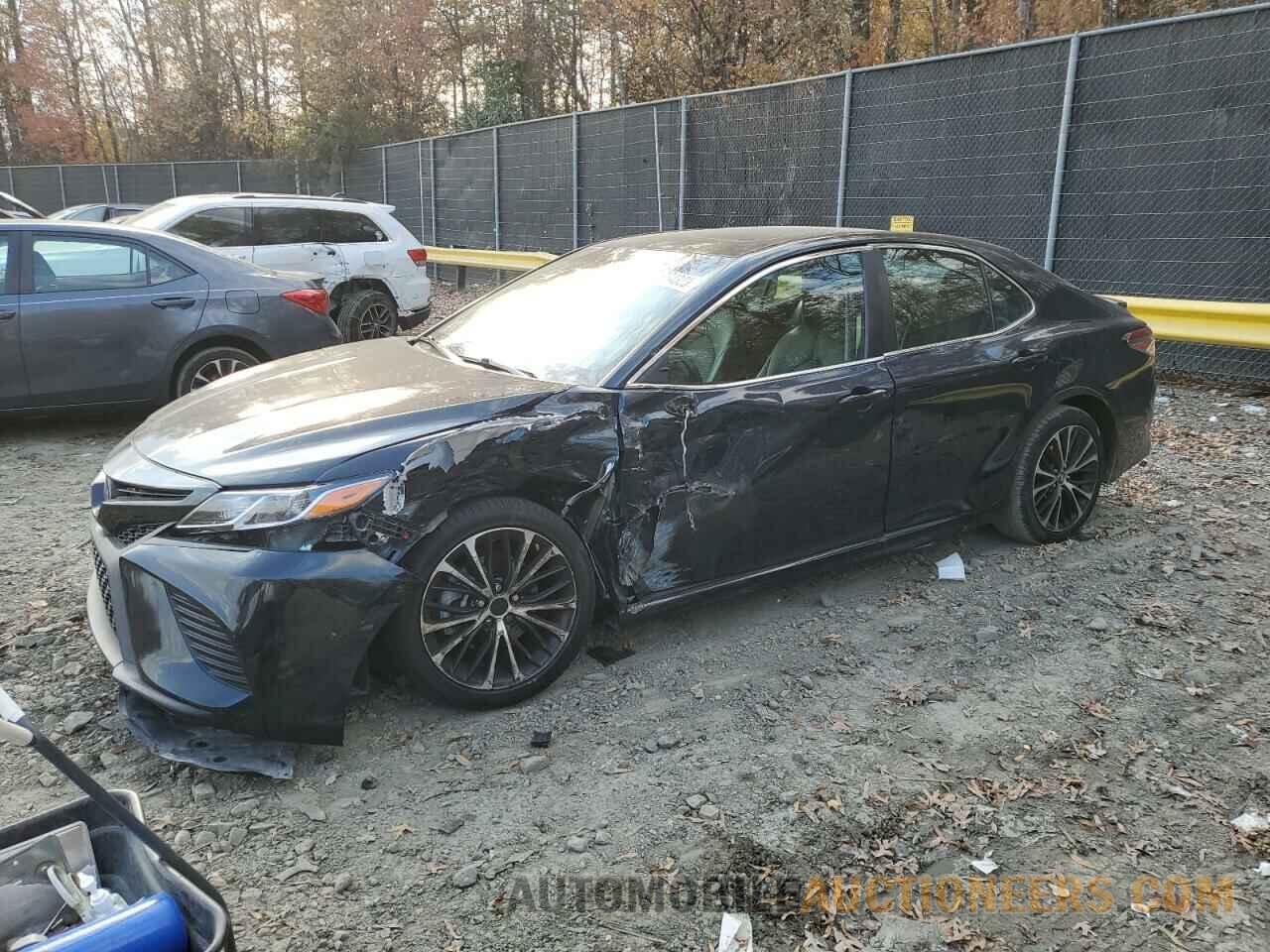 4T1B11HKXJU670422 TOYOTA CAMRY 2018