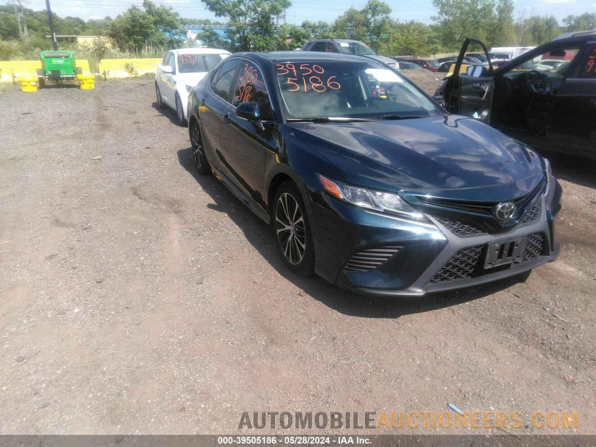 4T1B11HKXJU672283 TOYOTA CAMRY 2018