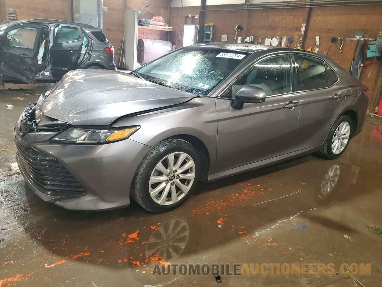 4T1B11HKXJU672588 TOYOTA CAMRY 2018