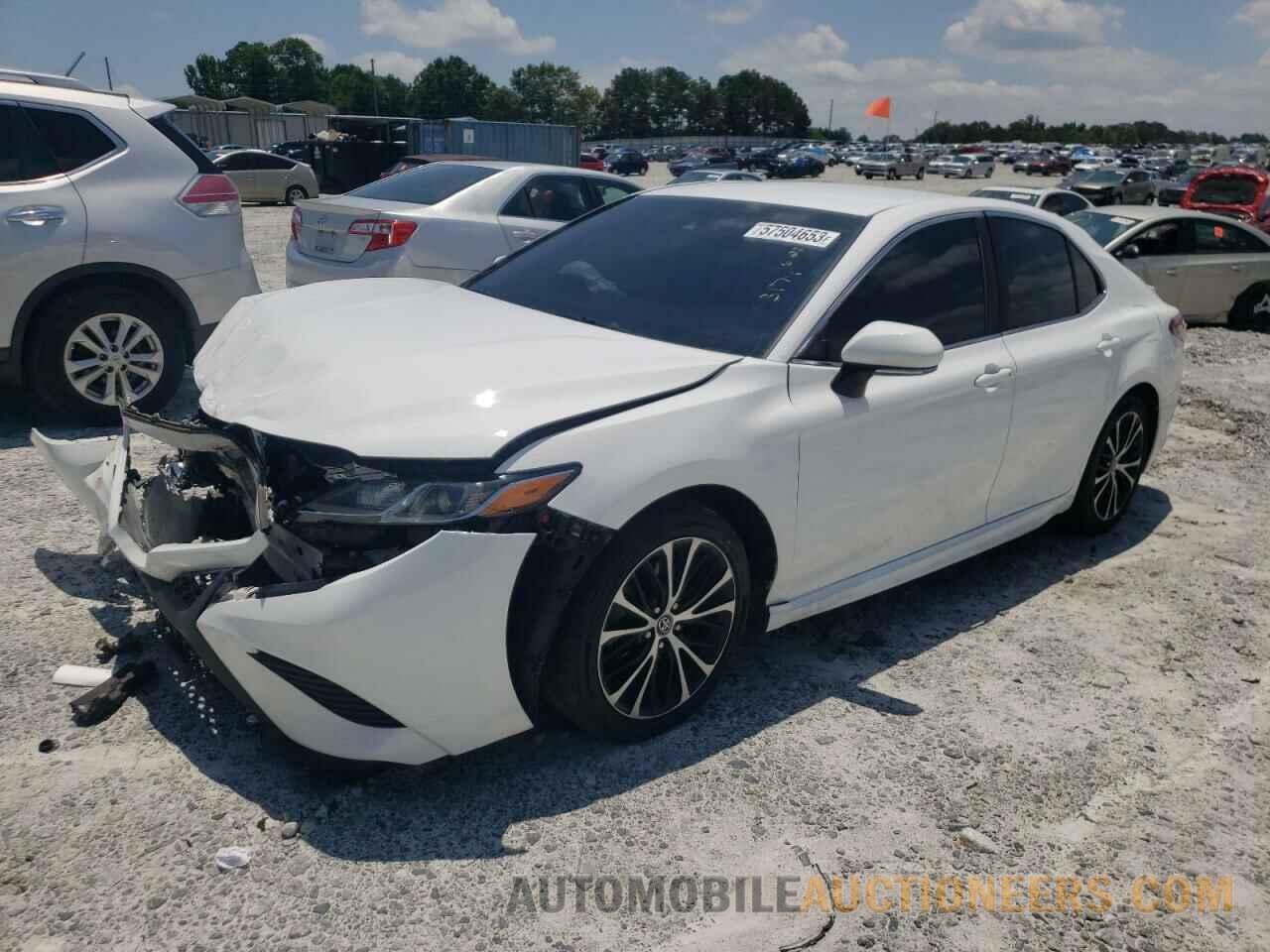 4T1B11HKXJU673174 TOYOTA CAMRY 2018