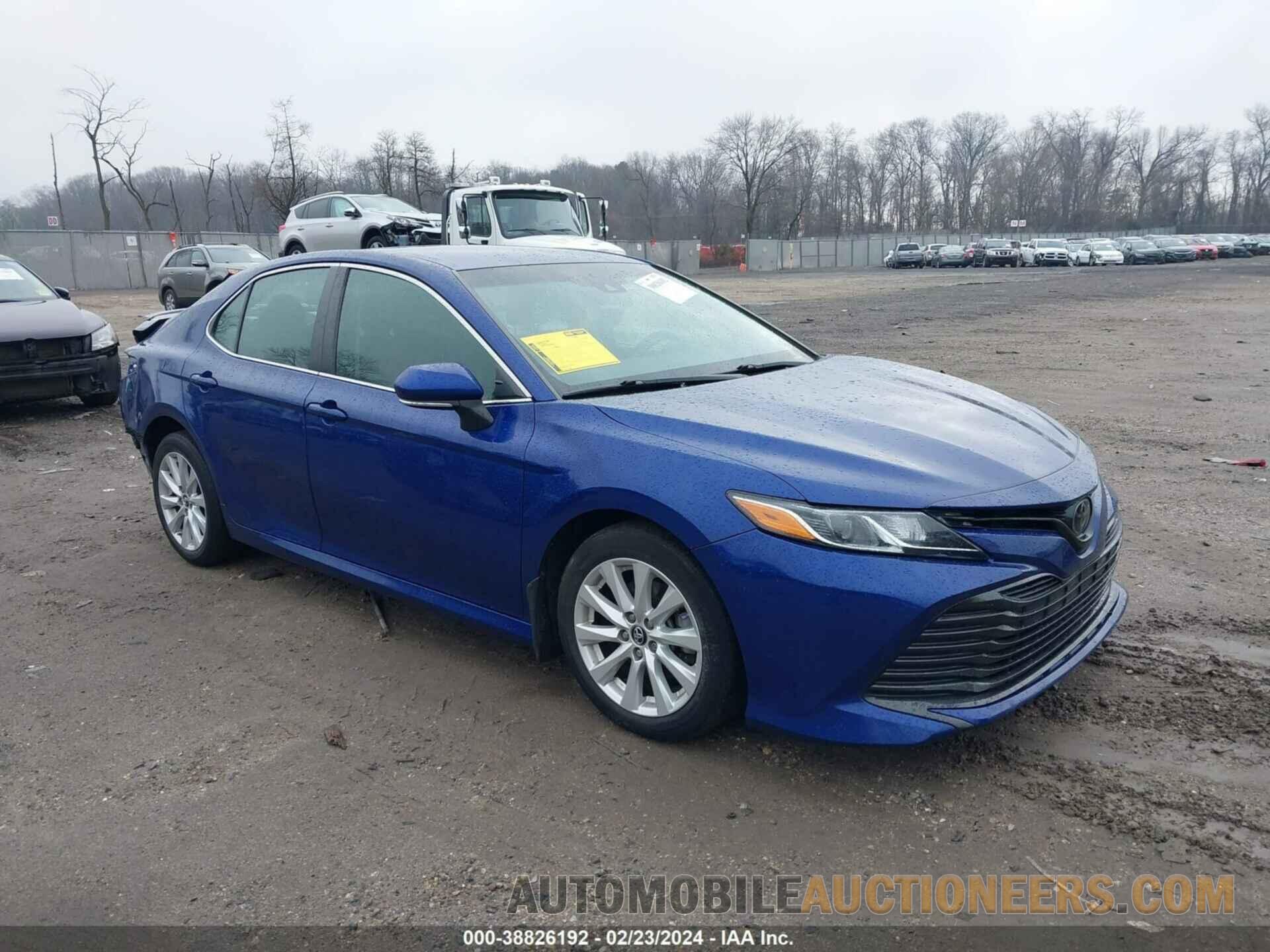 4T1B11HKXJU673238 TOYOTA CAMRY 2018