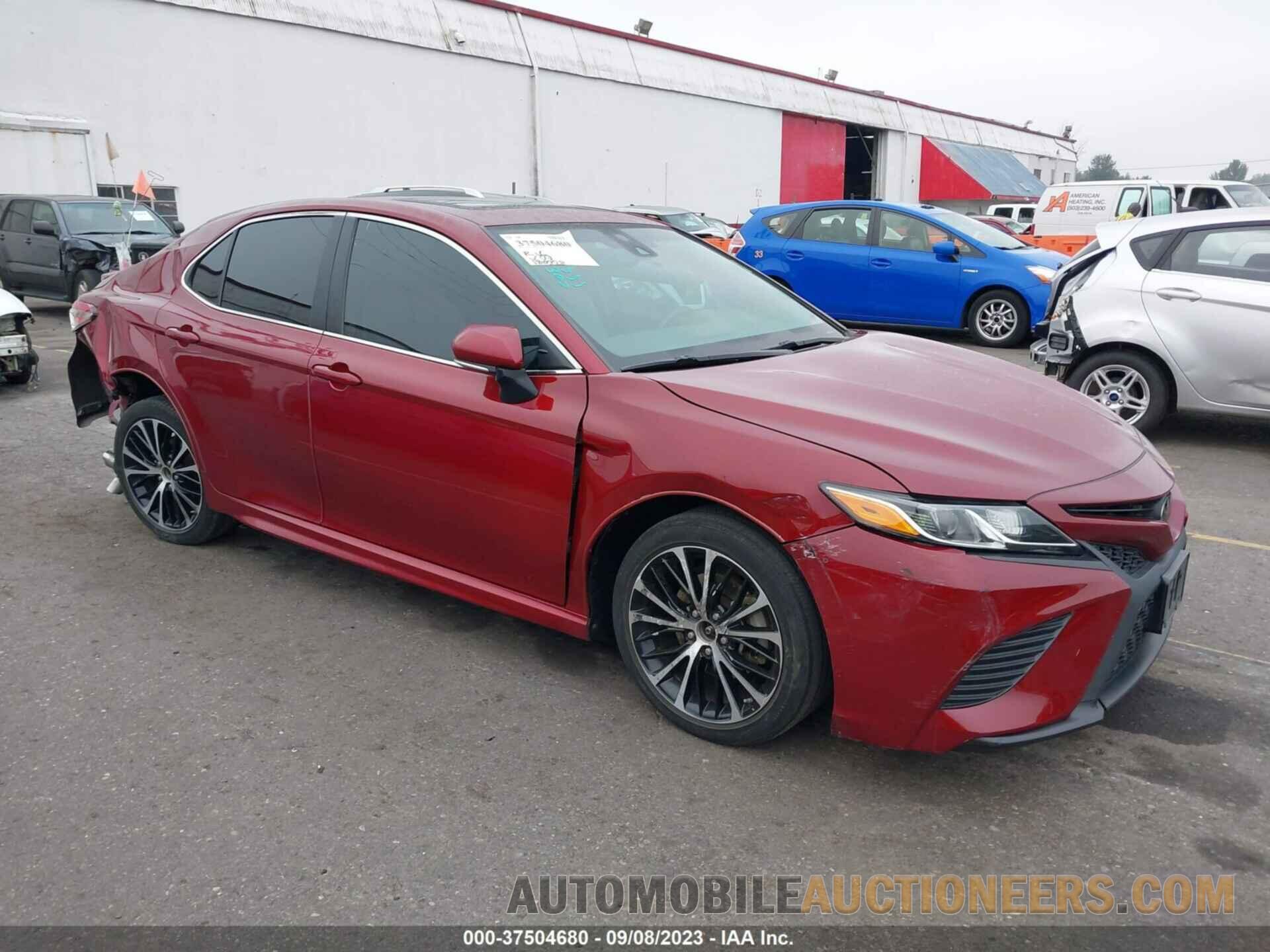 4T1B11HKXJU673501 TOYOTA CAMRY 2018