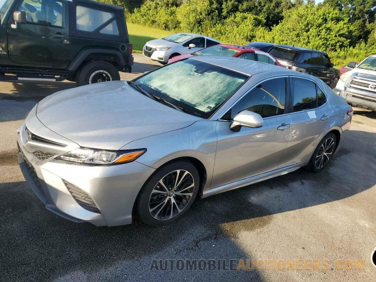 4T1B11HKXJU674423 TOYOTA CAMRY 2018