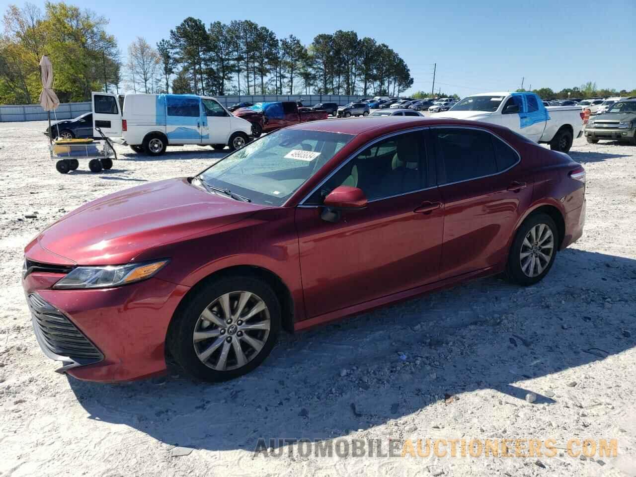 4T1B11HKXJU676480 TOYOTA CAMRY 2018