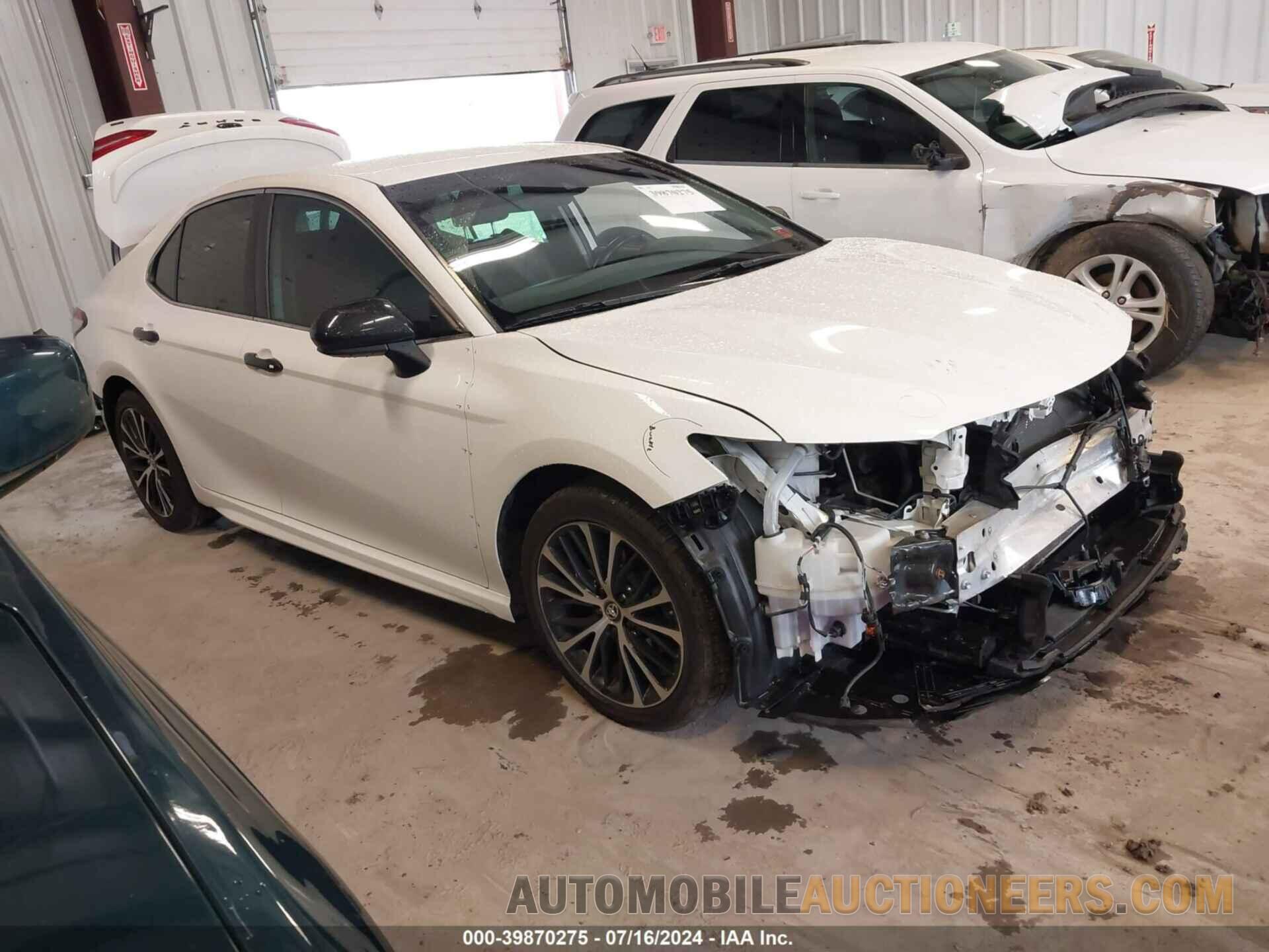 4T1B11HKXKU215698 TOYOTA CAMRY 2019