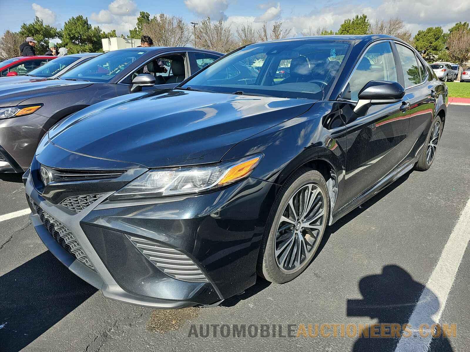 4T1B11HKXKU272676 Toyota Camry 2019