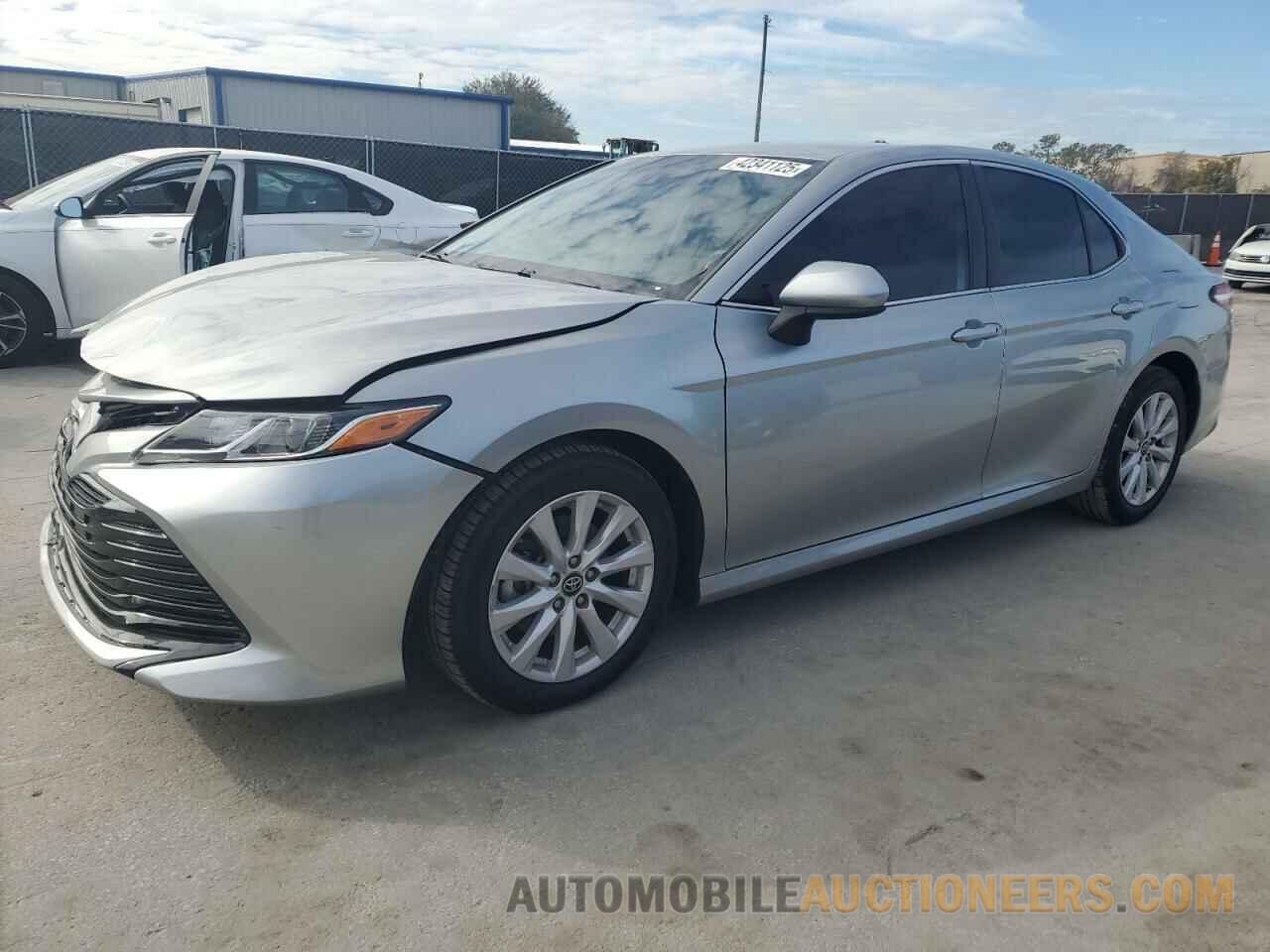 4T1B11HKXKU685679 TOYOTA CAMRY 2019