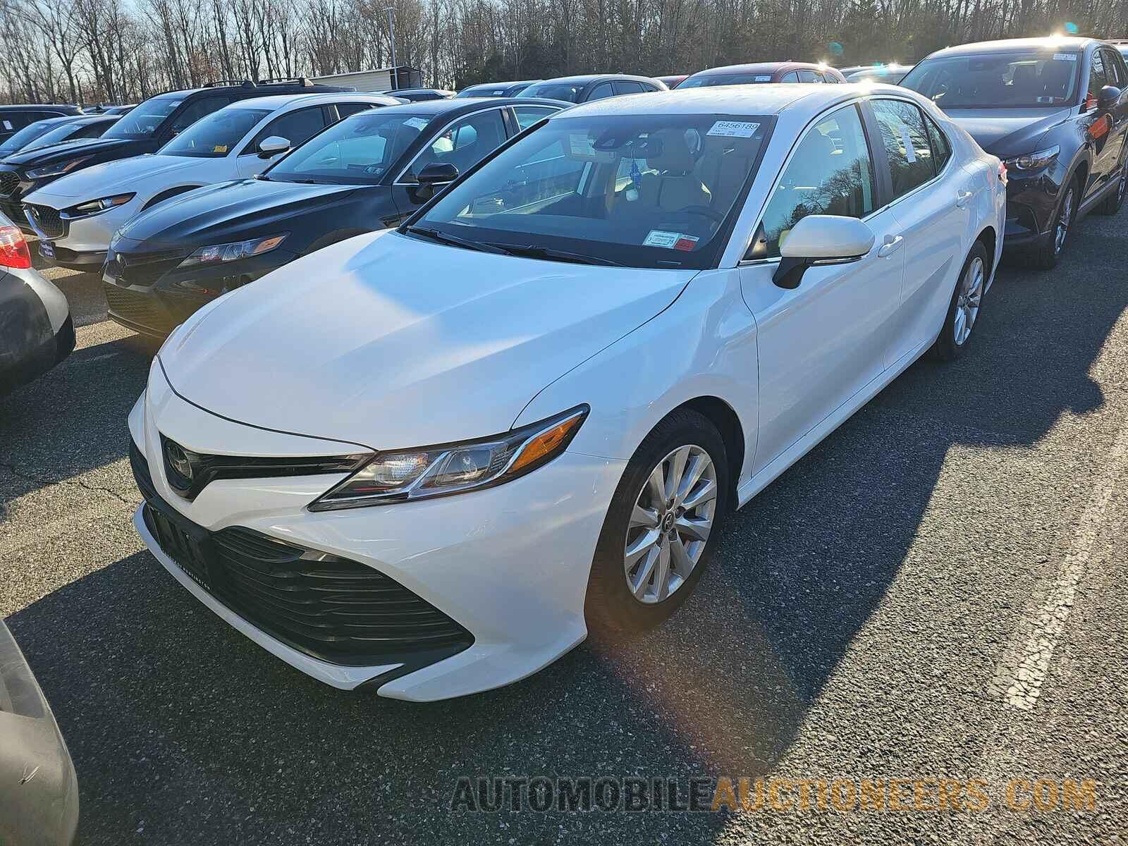 4T1B11HKXKU823592 Toyota Camry 2019