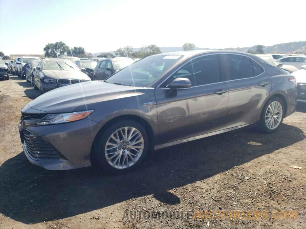 4T1B21HK0JU002240 TOYOTA CAMRY 2018