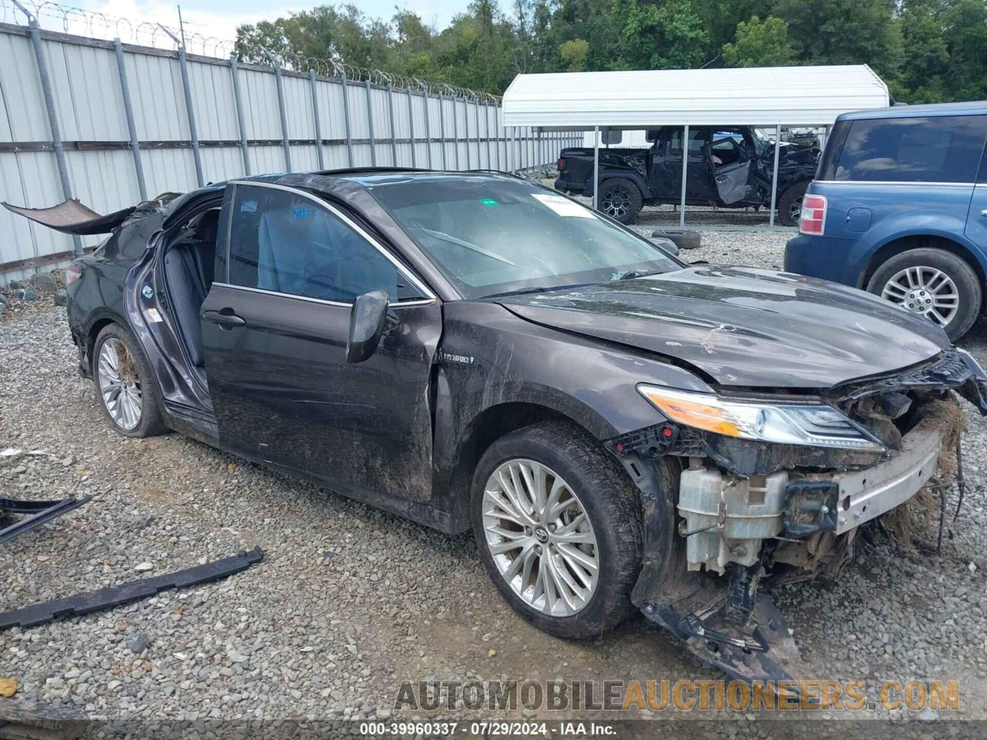 4T1B21HK0JU003002 TOYOTA CAMRY HYBRID 2018