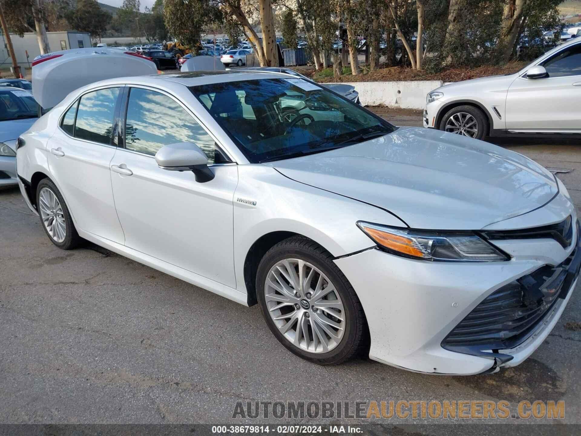 4T1B21HK0JU007759 TOYOTA CAMRY HYBRID 2018