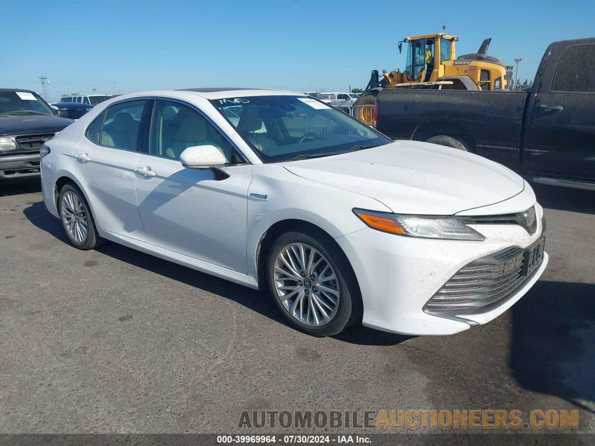 4T1B21HK0JU501796 TOYOTA CAMRY HYBRID 2018