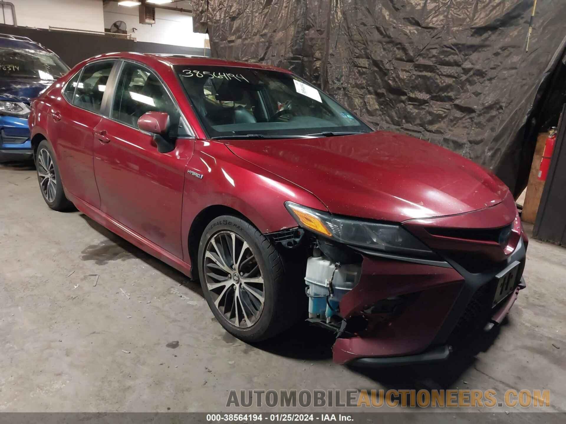 4T1B21HK0JU506013 TOYOTA CAMRY HYBRID 2018