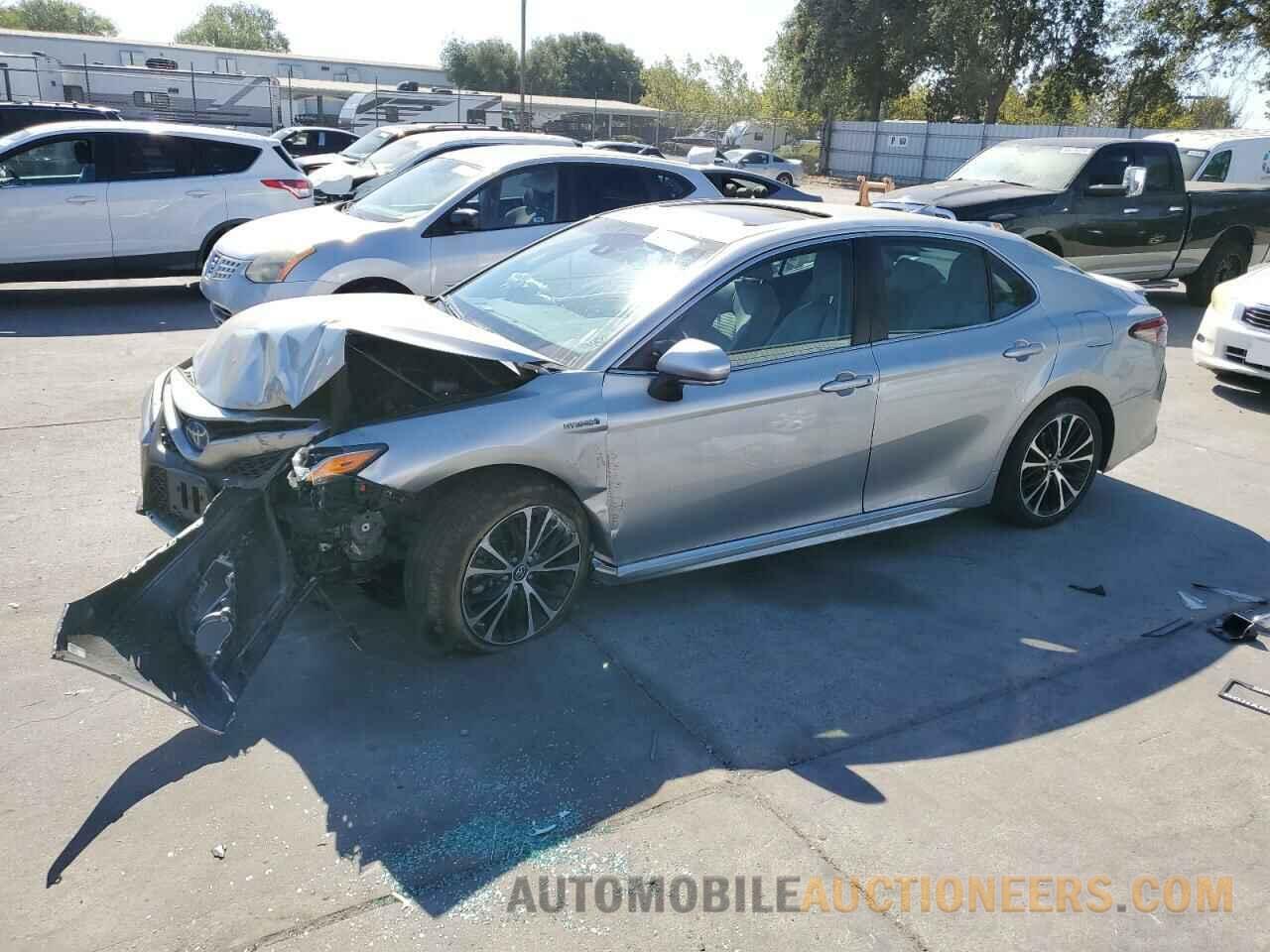 4T1B21HK0JU507582 TOYOTA CAMRY 2018