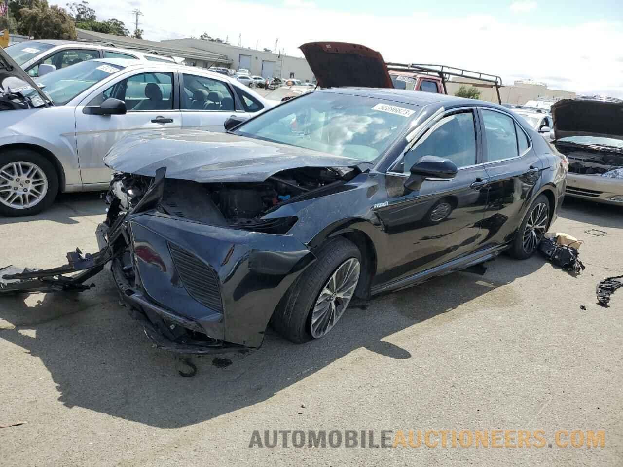 4T1B21HK0JU508621 TOYOTA CAMRY 2018