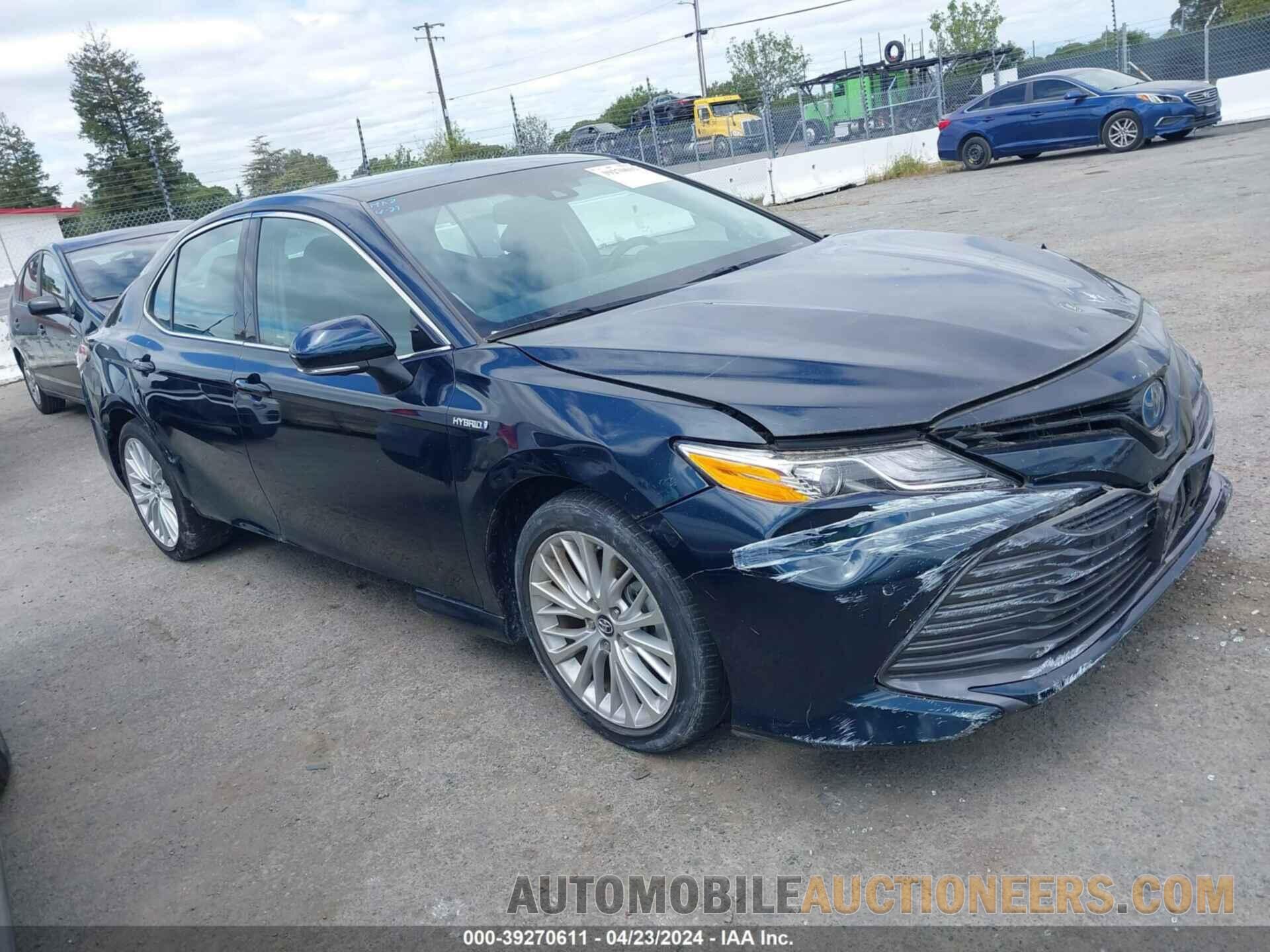 4T1B21HK1JU510121 TOYOTA CAMRY HYBRID 2018