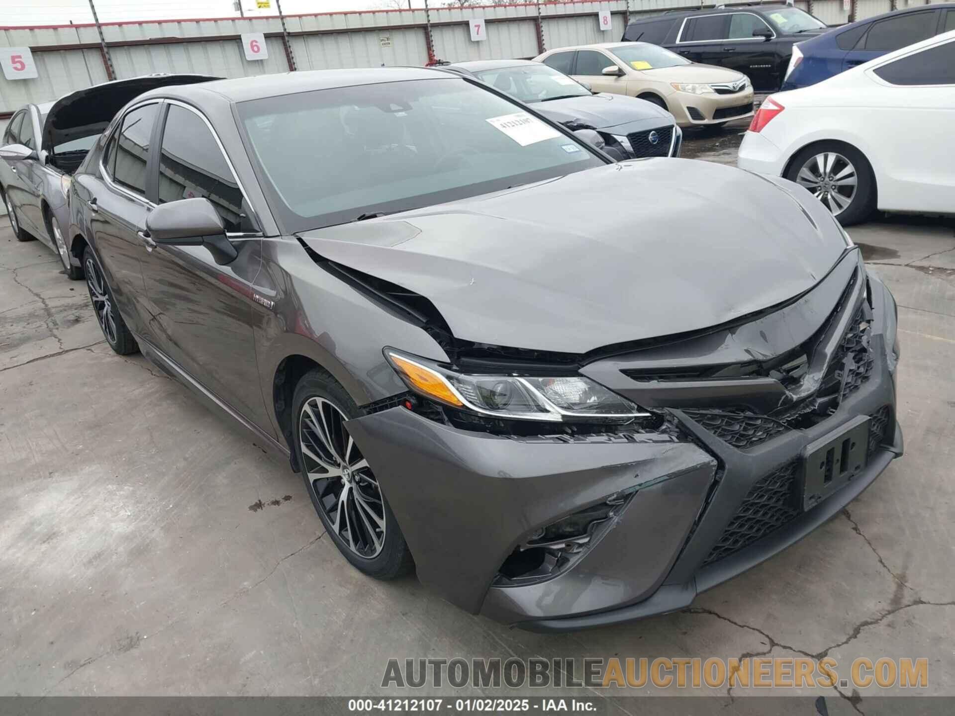 4T1B21HK2JU001817 TOYOTA CAMRY HYBRID 2018