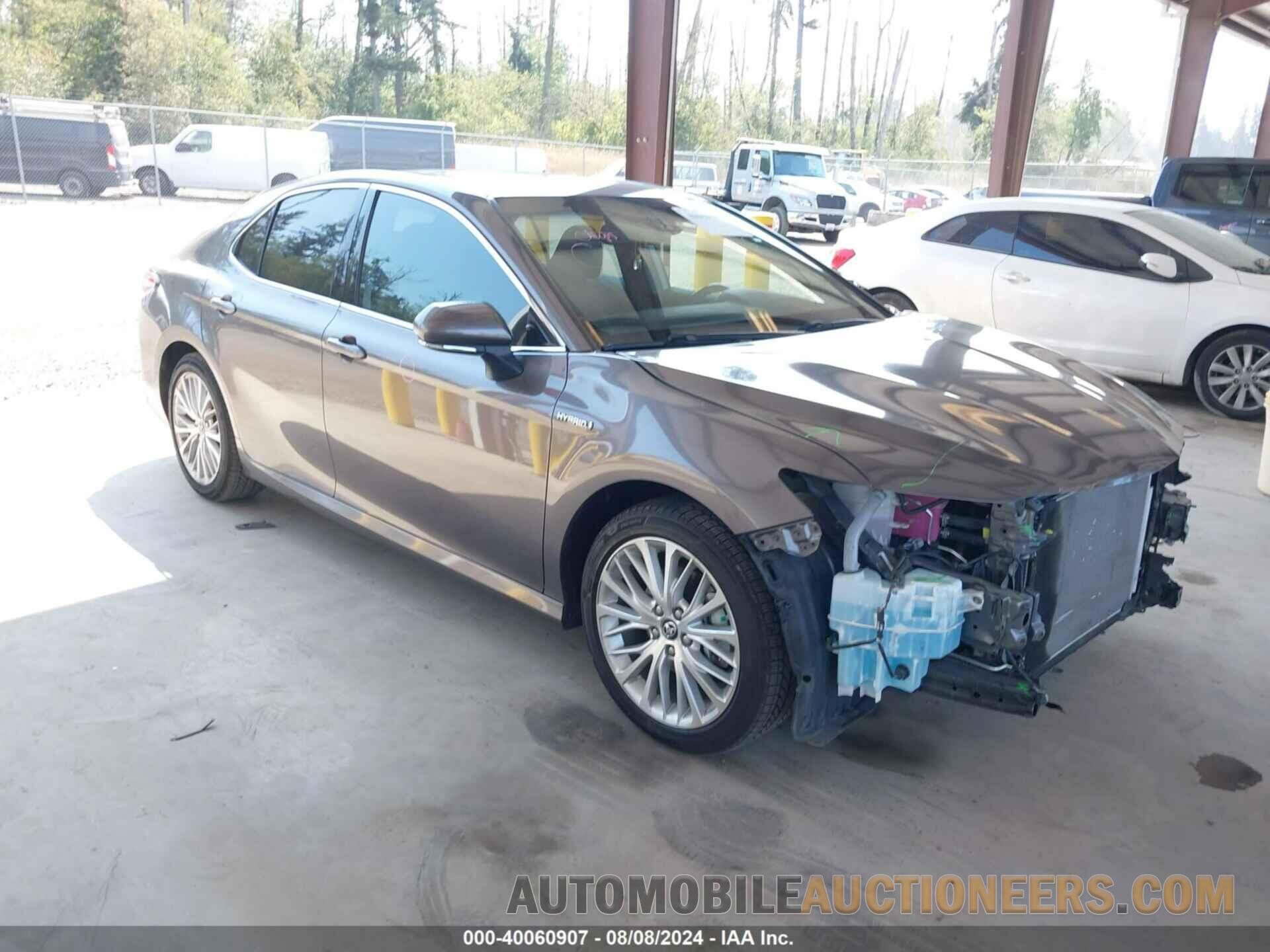 4T1B21HK2JU004474 TOYOTA CAMRY HYBRID 2018