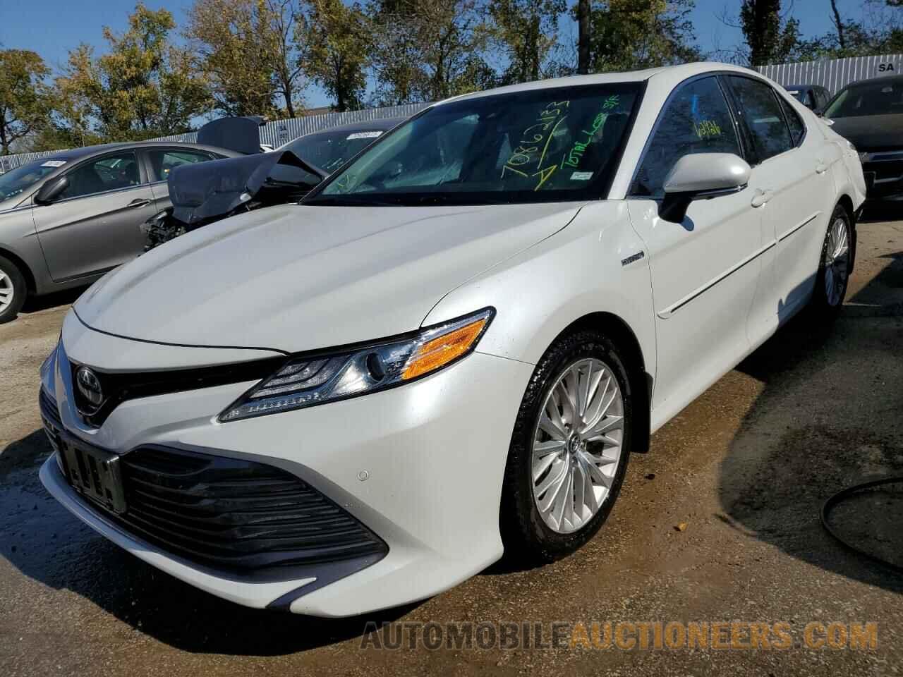 4T1B21HK2JU006323 TOYOTA CAMRY 2018