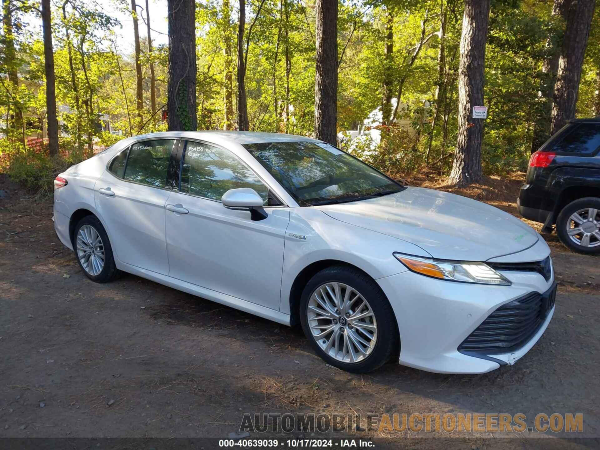 4T1B21HK2JU008735 TOYOTA CAMRY HYBRID 2018