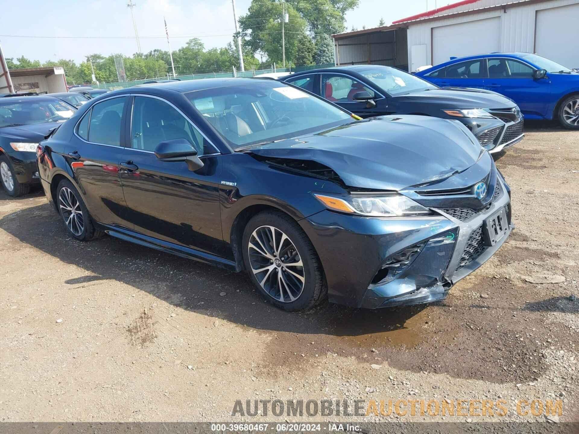 4T1B21HK2JU500147 TOYOTA CAMRY HYBRID 2018