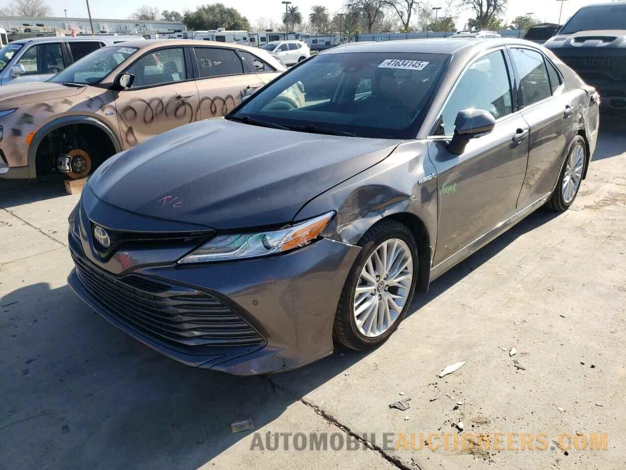 4T1B21HK2JU500567 TOYOTA CAMRY 2018