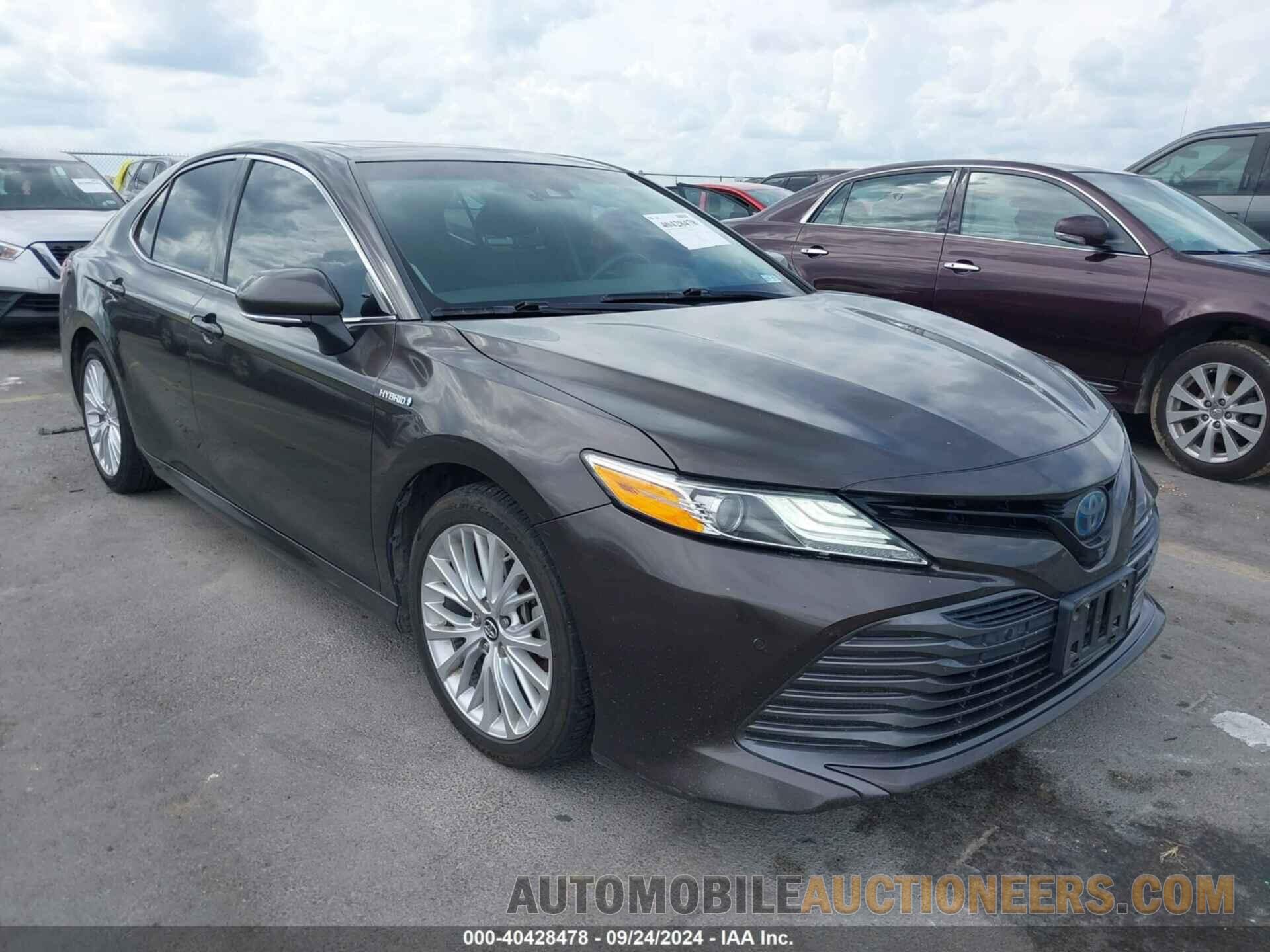 4T1B21HK2JU500942 TOYOTA CAMRY HYBRID 2018