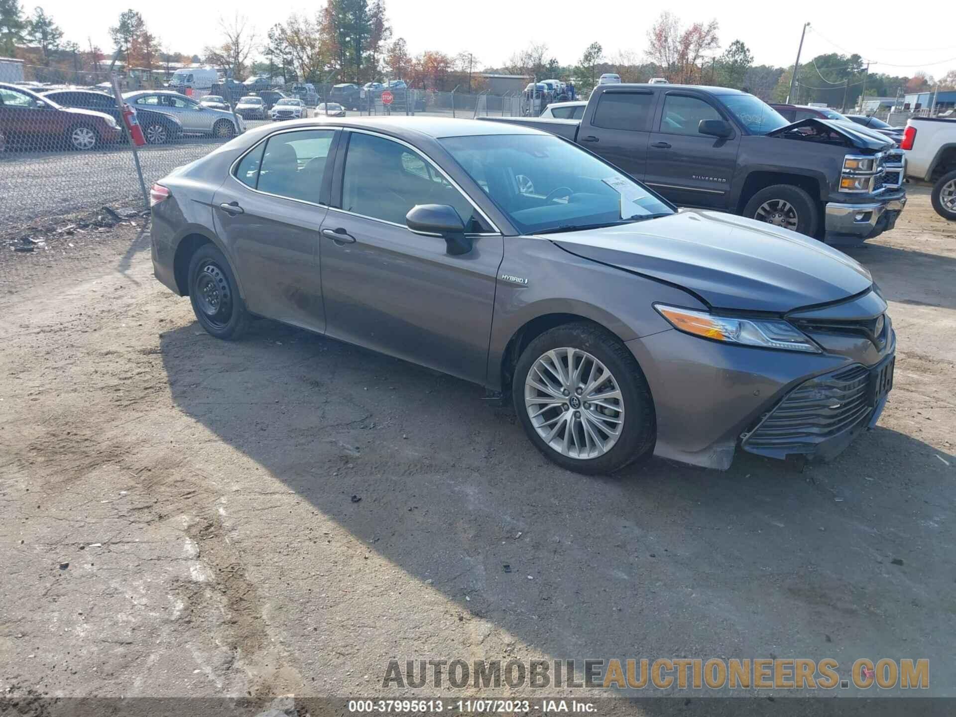 4T1B21HK2JU501329 TOYOTA CAMRY HYBRID 2018