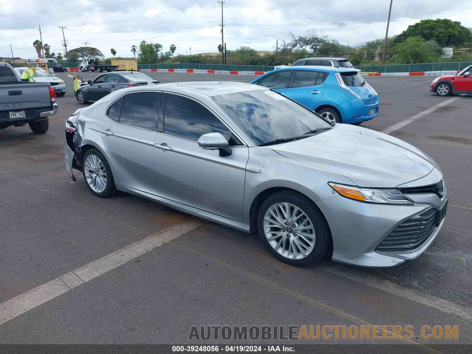 4T1B21HK2JU502352 TOYOTA CAMRY HYBRID 2018