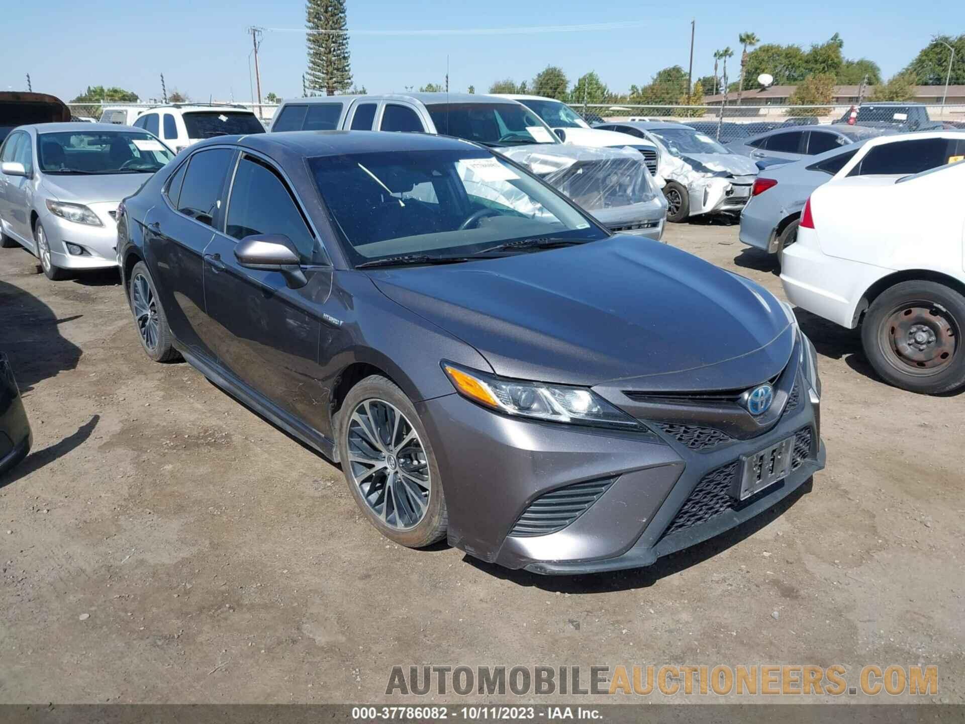 4T1B21HK2JU504702 TOYOTA CAMRY 2018