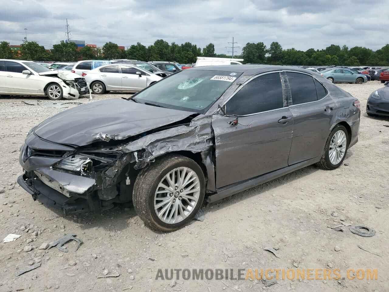 4T1B21HK2JU506093 TOYOTA CAMRY 2018