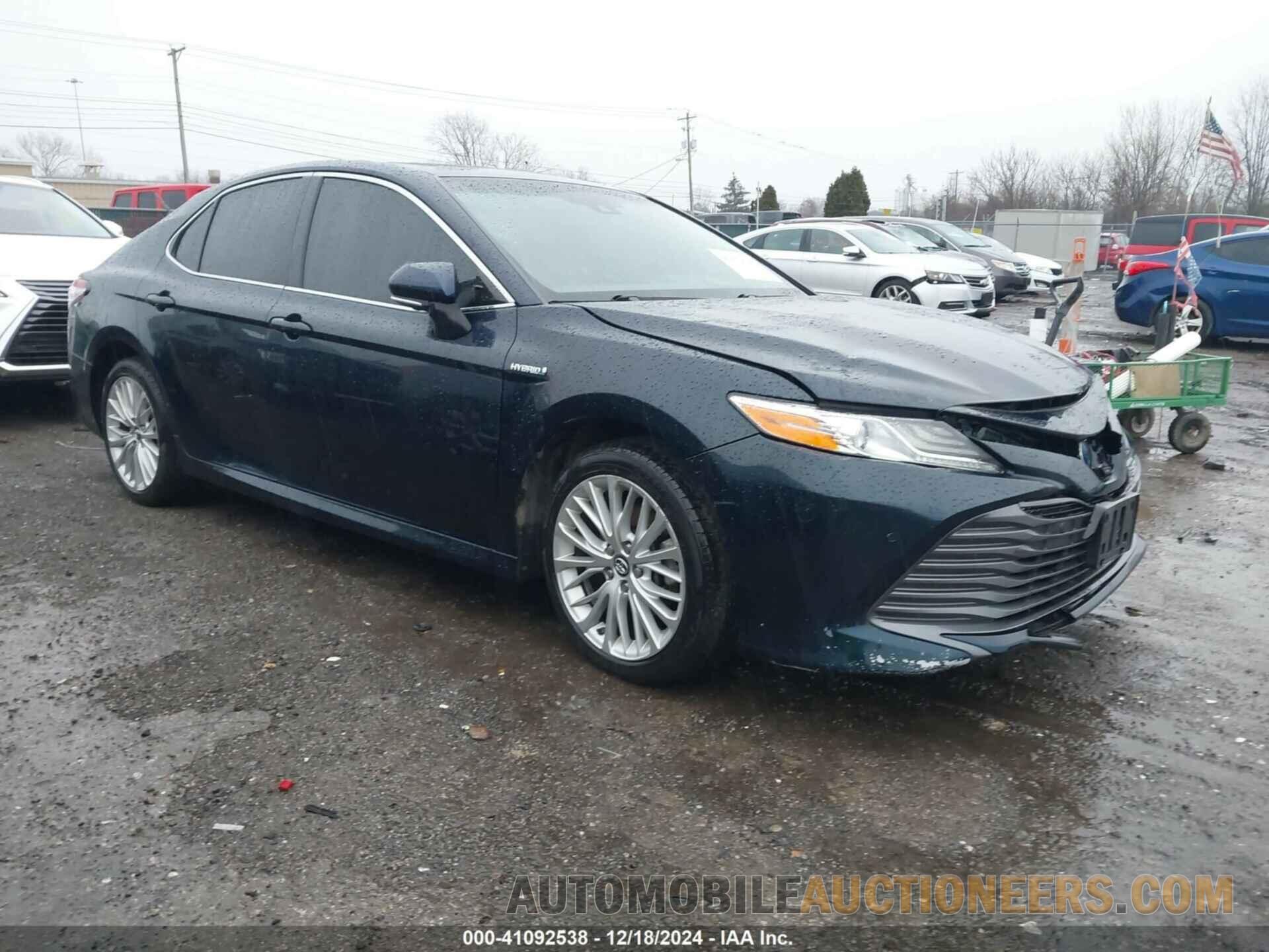 4T1B21HK2JU507700 TOYOTA CAMRY HYBRID 2018