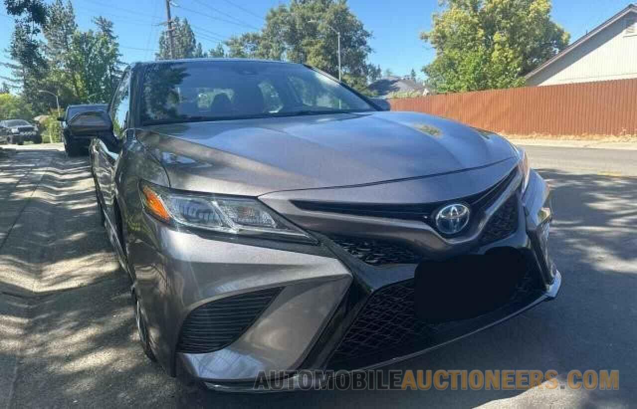 4T1B21HK2JU508801 TOYOTA CAMRY 2018